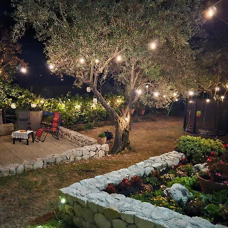 Casa vacanze La Casetta Indipendente, Con Ampio Spazio Fontechiari